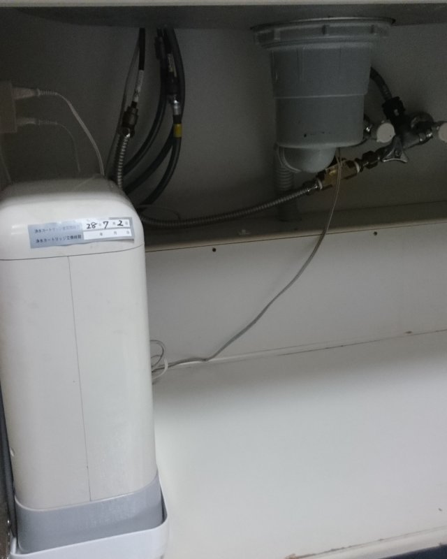 水のトラブル(浄水器の交換)の画像