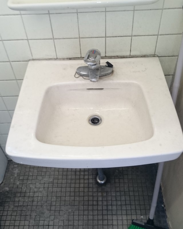 水のトラブル(蛇口の水漏れ修理交換)の画像