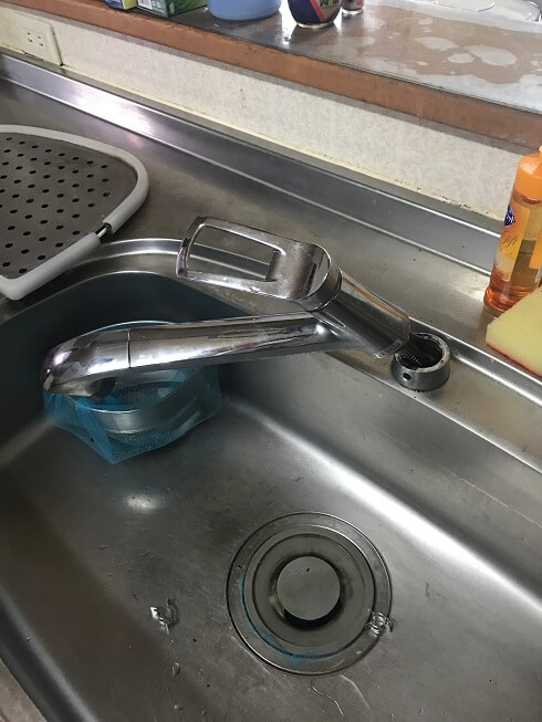 水のトラブル(台所蛇口水漏れ修理交換②)の画像