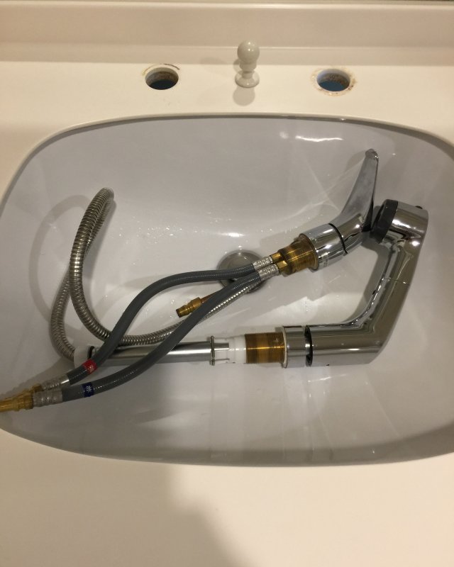 水のトラブル(洗面所蛇口水漏れ修理交換③)の画像