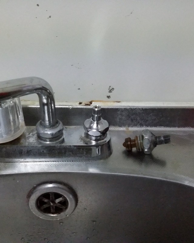 水のトラブル（蛇口水漏れの修理交換）の画像