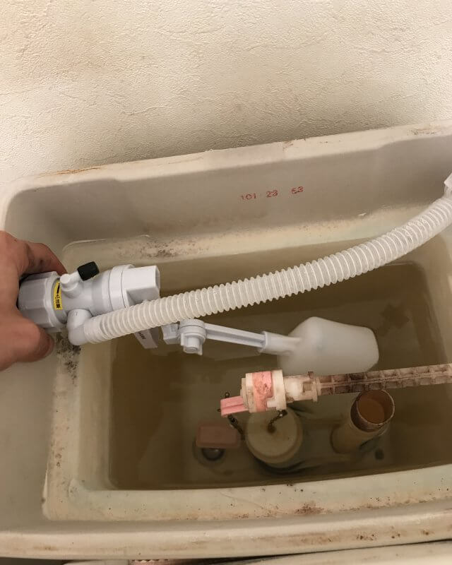 【水のトラブル】トイレタンク内部品交換作業⑥の画像