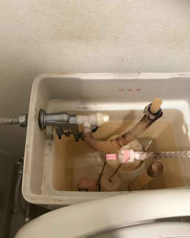 【水のトラブル】トイレタンク内部品交換作業②の画像