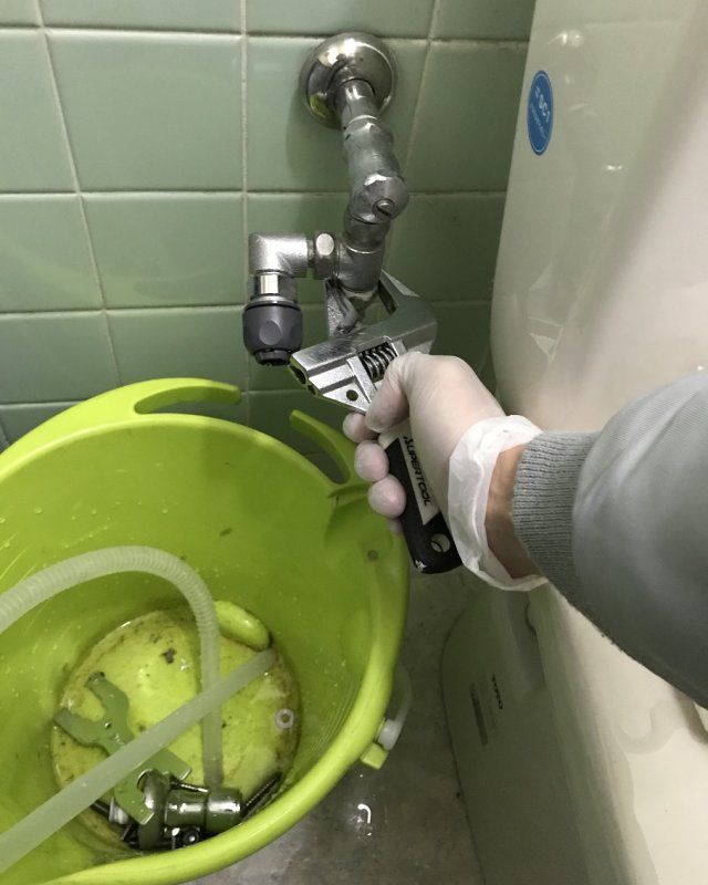 【水のトラブル】トイレ交換作業②の画像